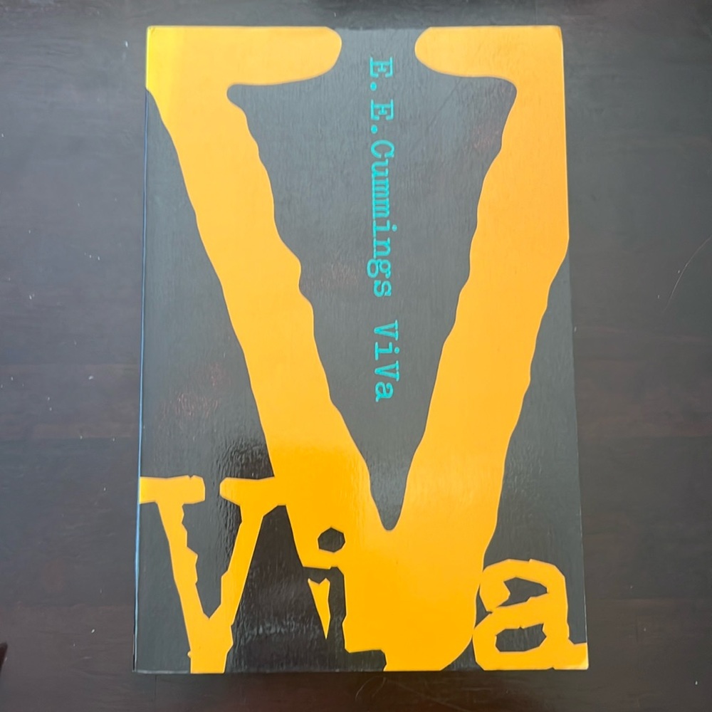 3/$20 💜 e.e. cummings Viva Poetry paperback